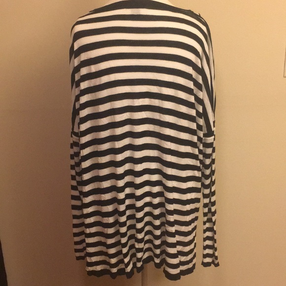 H&M black and white striped top - Picture 2 of 3
